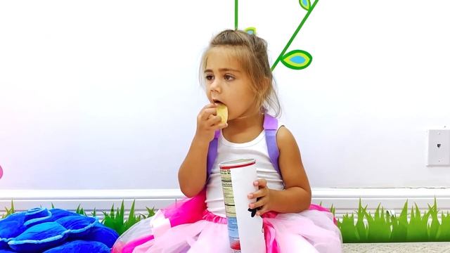 Nastya y sus amigos se convierten en superhéroes смотреть онлайн