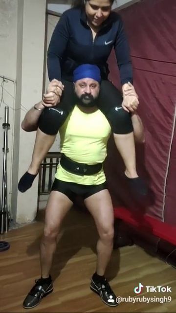 Human squats смотреть онлайн
