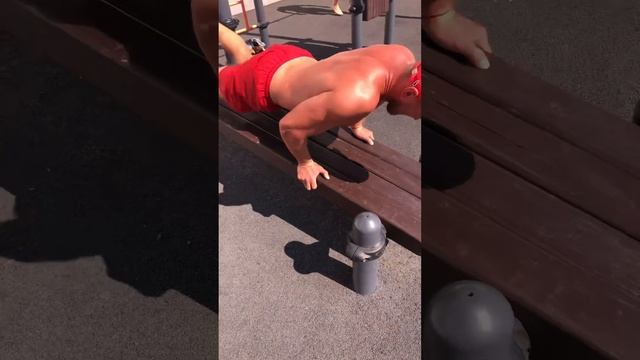 СОЧИ. Качки на пляже. 💪🏽 #сочи #шортс #пляж #море #качалка #shorts #youtube #youtubevideo #врек #то