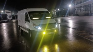 Глаза дьявола на лобовое стекло.