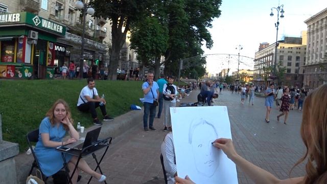 Танцующие стоматологи на Крещатике смотреть онлайн