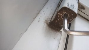 Регулировка петель пластиковых дверей