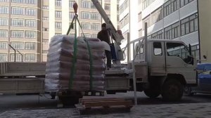 Кран в кузов грузовика
