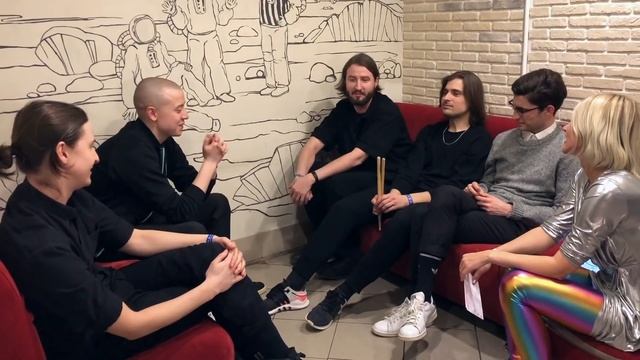 интервью в гримерной / On The Go смотреть онлайн