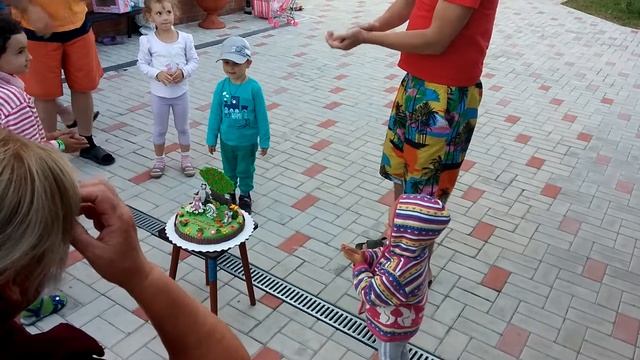 Полин ДР 2 года4 смотреть онлайн