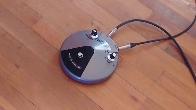 Fuzz Face Custom Build BC183B Dallas Arbiter смотреть онлайн