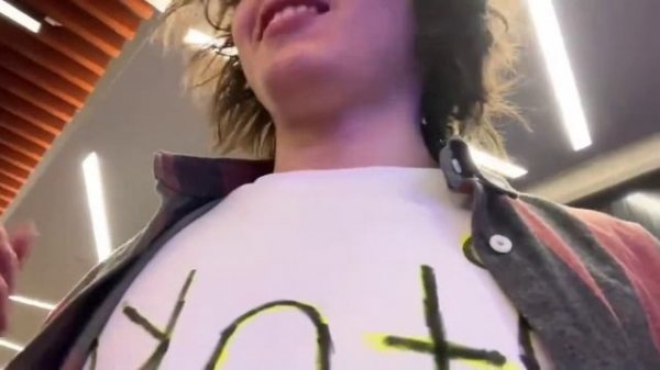 Ростик подкатывает к Клаве Коке