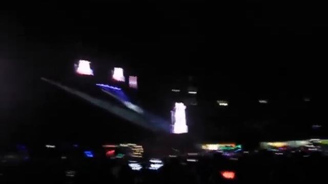 Melbourne Singing Happy Birthday to Taylor Swift and intro to Mean RED TOUR 14/12/13 смотреть онлайн