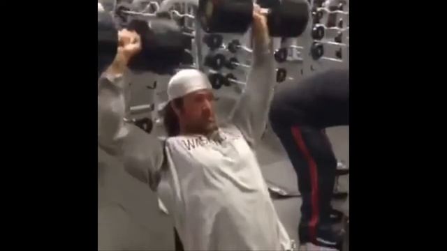 Mike O'Hearn Hard Chest And Shoulder Workout 2017