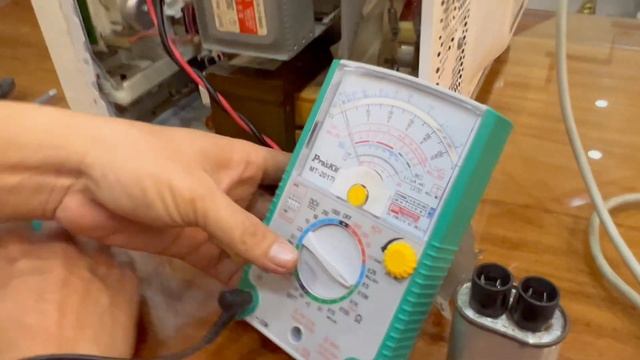 Lò vi sóng không vô điện, đứt cầu chì nguồn, chỉ 30k là chạy lại ngay смотреть онлайн