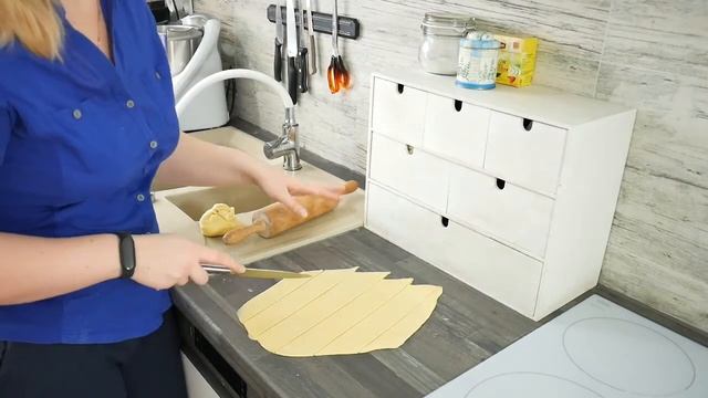 Polish Angel Wing Cookies Recipe [Chrusciki] смотреть онлайн