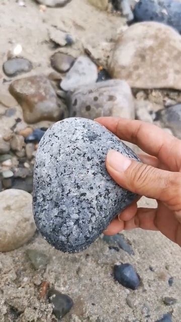 WHITE GRANITE STONE RAW #shortvideo #kindofstone #rocks смотреть онлайн