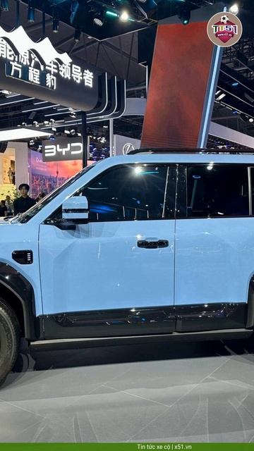 BYD bị chính sân nhà căng băng rôn phản đối vì giảm giá vô lý смотреть онлайн