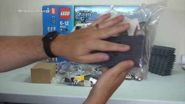 LEGO CITY High-Speed Passenger Train set 60051 Unboxing Video