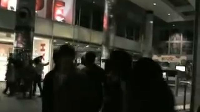 Free Hugs on Friday Night in Sydney, Australia using the Sparkle Neon Board смотреть онлайн