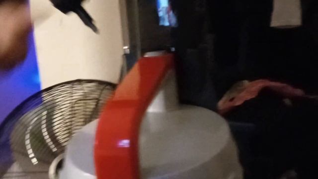 Bissell PowerForce Helix turbo pet vacuum unboxing and assembly смотреть онлайн