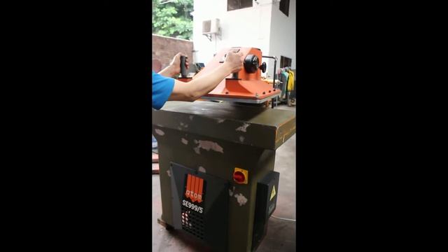 SE9995 Second hand atom leather clicking press machine 25 tons смотреть онлайн