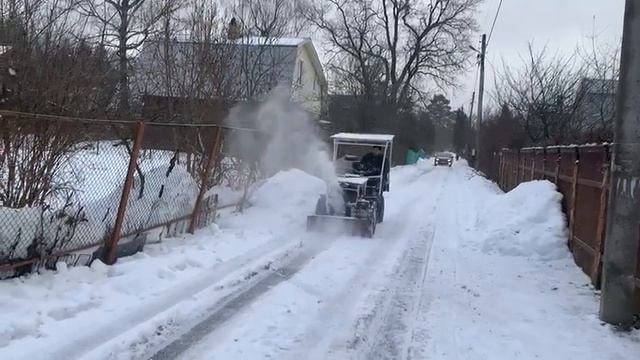 Снегоуборщик из газового баллона. ч 7. Шнек рубит лëд колеи смотреть онлайн