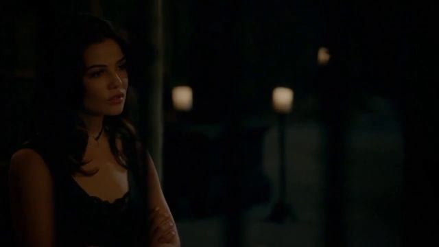 Freya y Elijah Salvan a Finn De Kol en La Pelea Por Davina (Originals:T3/E2: Latino) смотреть онлайн