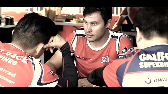 BMW Motorrad CSS Code Race смотреть онлайн