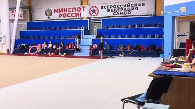 Настя. Прогоны новый программы. Шел 5 час тренировки и кто-то валится с ног) смотреть онлайн