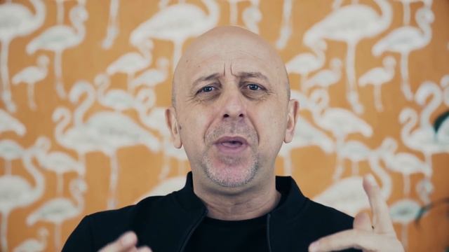 Di Vicino - Guardandosi allo specchio (Official video) смотреть онлайн