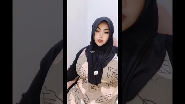 Tante Hijab Super Montok, Semok Jumbo смотреть онлайн