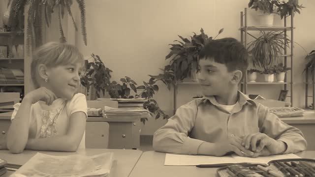 Последний звонок - Звенит колокольчик смотреть онлайн