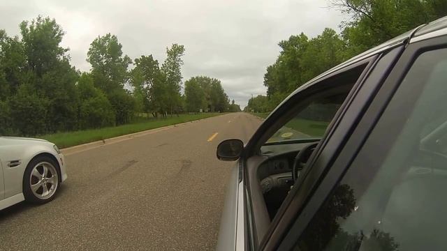 09 G8 GT vs Lincoln Mark VIII смотреть онлайн