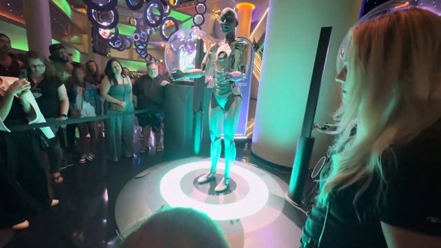 Vanessa Supershow Talks To A Robot! #ai #robots #gymnastics смотреть онлайн