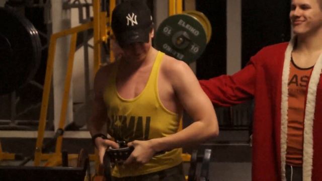 FLAMINGO FITNESS: 250 KG DEADLIFT ??!?! смотреть онлайн