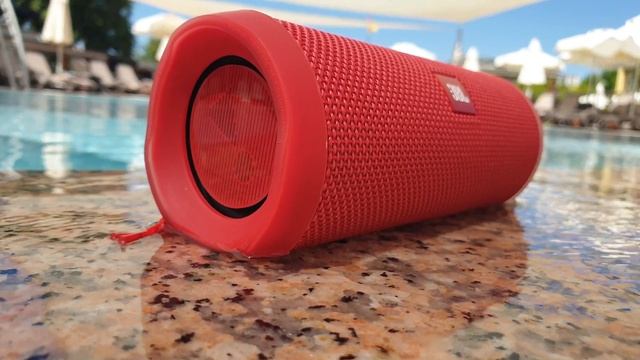 JBL flip 4 | red | Bass Test at the pool | смотреть онлайн