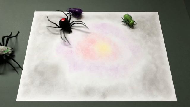 Moving Toy Spiders and Insects for Kids.Crawling Spider and Cockroach from Robo Alive. смотреть онлайн