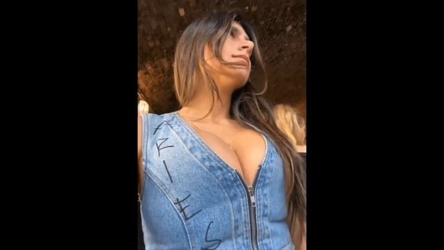 Mia Khalifa смотреть онлайн