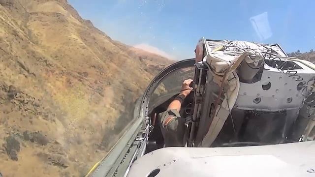 Flying the L39 Albatros with Attitude Aviation смотреть онлайн