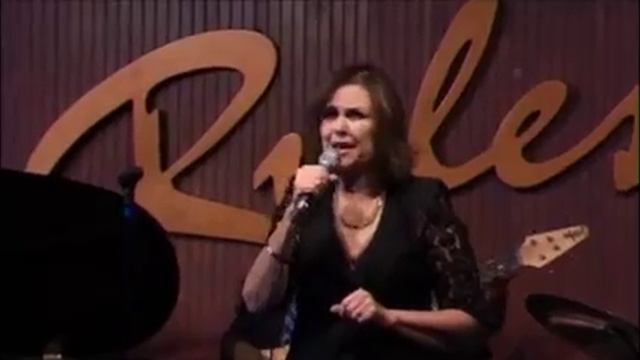 Celia Slattery- Make You Feel My Love смотреть онлайн