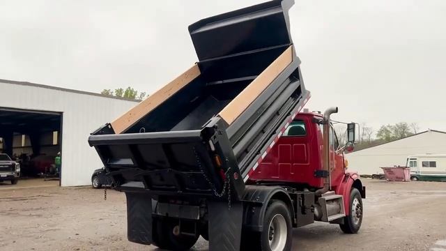 2009 STERLING L7500 HD DUMP TRUCK CUMMINS DIESEL ALLISON AUTO - 'RED RYDER' - "OPERATING VIDEO" смотреть онлайн