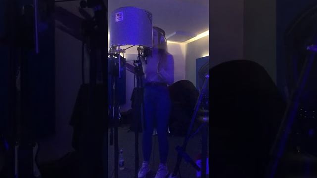 Elli Marie - Lost without You - Freya Ridings Cover смотреть онлайн