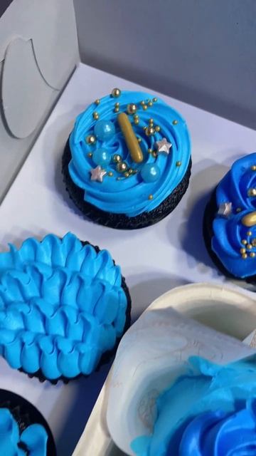 Mabenta ito! Combination of Blue Bento Cake with Cupcakes Set #shorts смотреть онлайн
