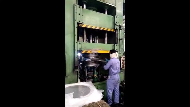Deep Drawing Press for LPG CYLINDERS HALVES - 200 TONS смотреть онлайн