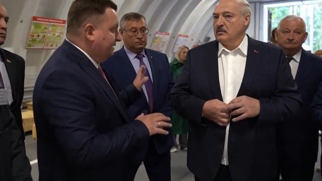 Глава Госкомвоенпрома обещает Лукашенко, что снаряды "только ручной сборки" смотреть онлайн
