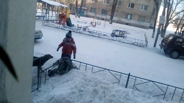 Пацан убегает смотреть онлайн