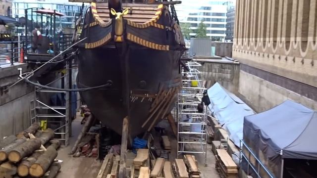 Golden Hind Galleon Located Next To London Bridge & Southwark Cathedral - 1