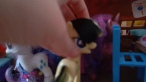 Пони лагерь. Это мой первый день в лагере. Неужели мы теперь дружим с другим отрядом?