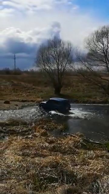 Нива на колёсах r18 в брод смотреть онлайн