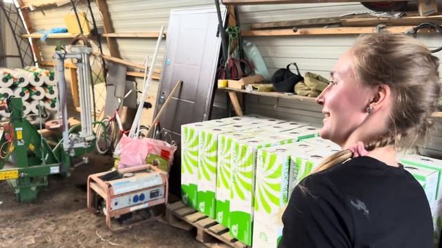 К сезону заготовки кормов готовы! Привезли сетку, пленку, агронавигатор! Работа в полях! смотреть онлайн