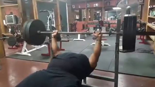 350+ pound dips and 315 for 11 reps Bench Press PR смотреть онлайн