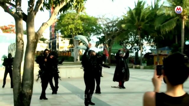 Hết hồn với vũ điệu Corona ở Vinpearl land Nha Trang | VTTC Travel смотреть онлайн