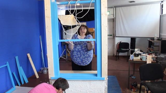 This is me open and closed my old wooden sliding sash window. смотреть онлайн