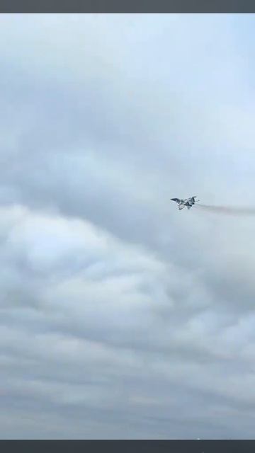 Attack aircraft flies on смотреть онлайн